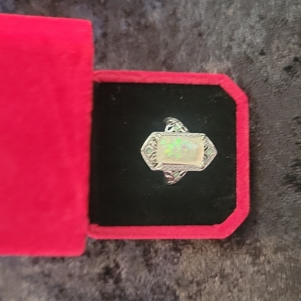 🆕️💍 Square White Opal Antique Silver Ring Size 7